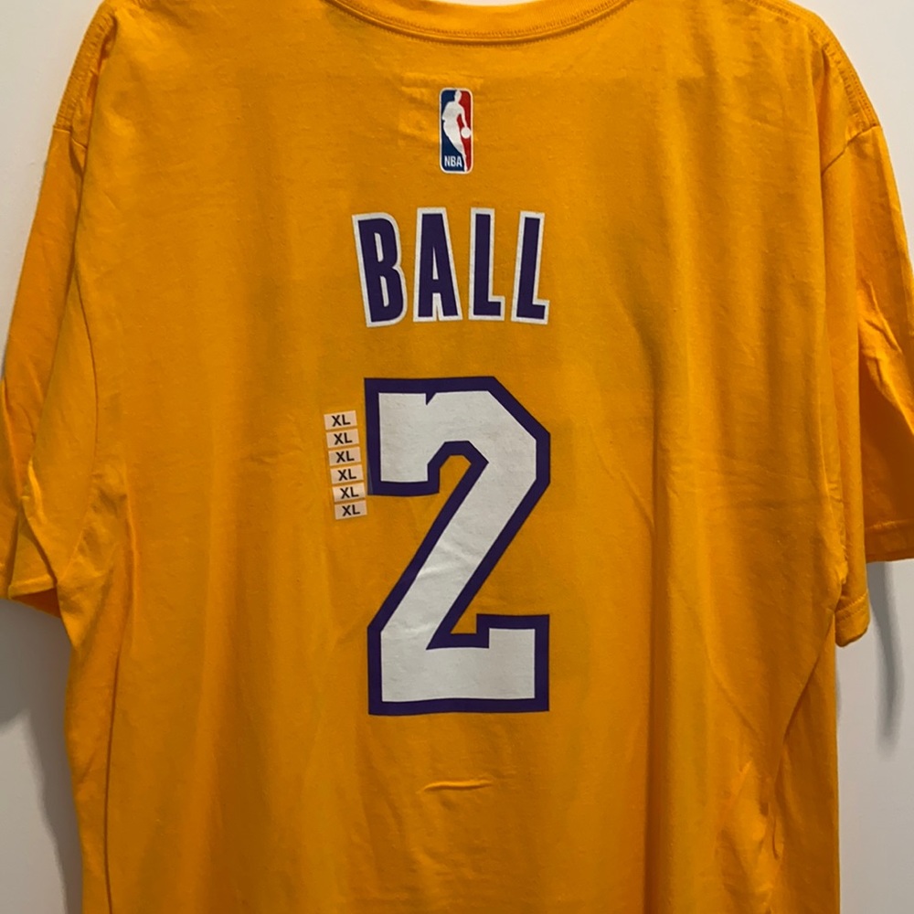 Lonzo Ball Lakers player t shirt. XL
